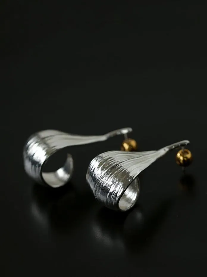 Vintage Striped Curled Leaf Drop Earrings