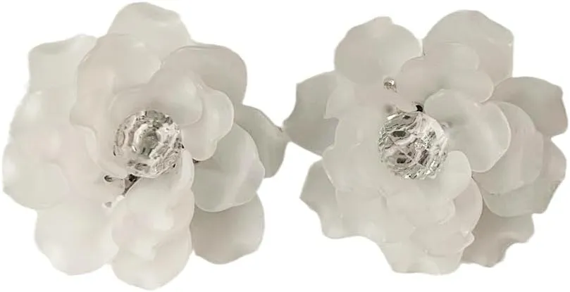 White Flower Stud Earrings for Women Bohemian Minimalist Earrings Statement Floral Hypoallergenic Ear Earrings for Elegant Prom Wedding Jewelry