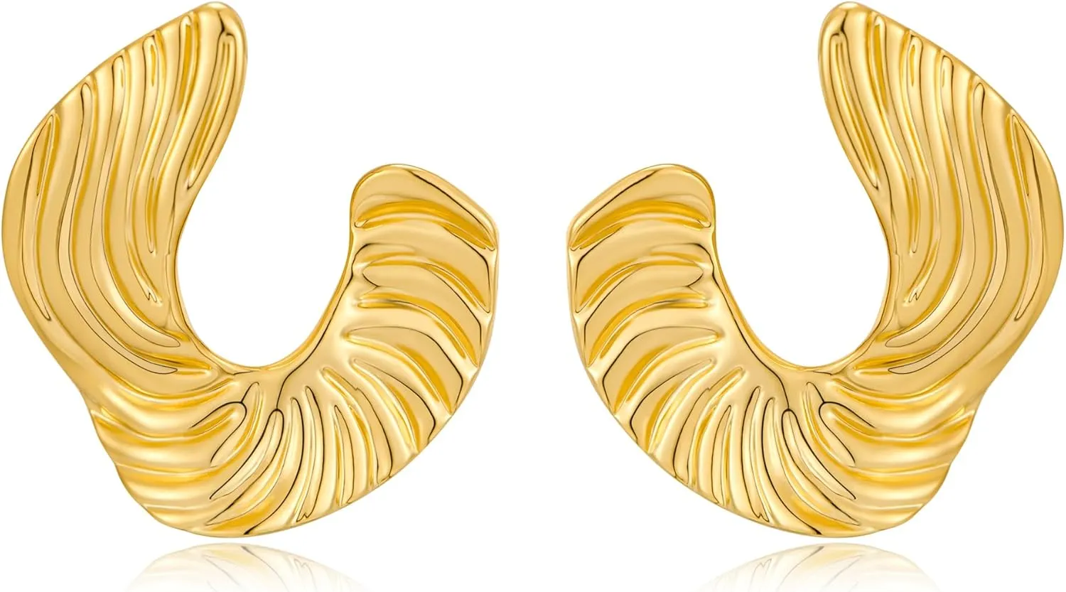 YUJIE Gold Chunky Earrings for Women Geometric Stud Earrings Summer Fashion Jewelry